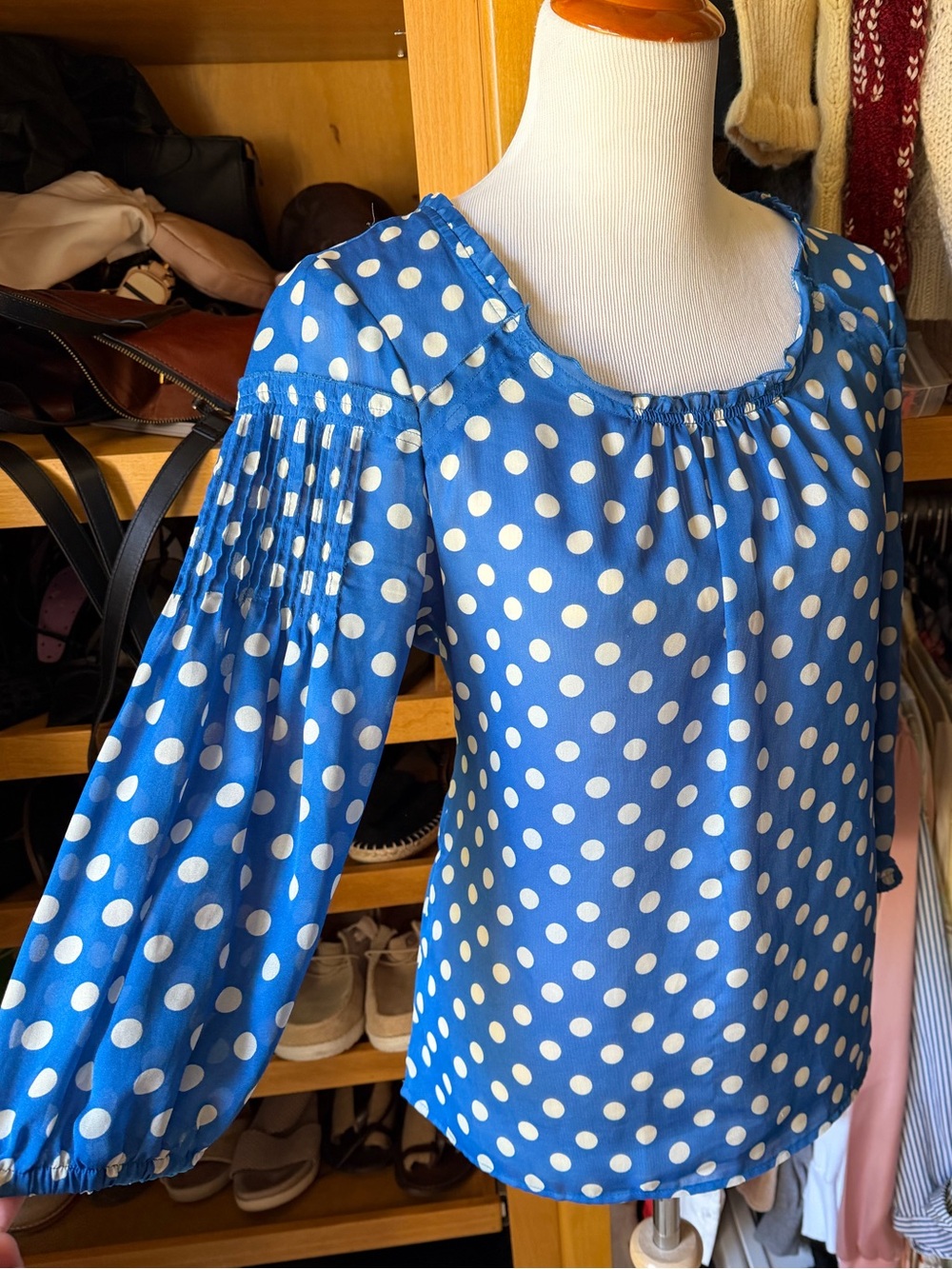 🎉5/$20🎉OUTBACK RED by THE LIMITED Blue & White Polka Dot Scoop Neck Blouse